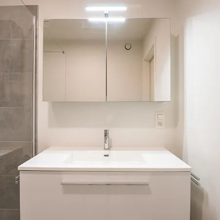 Situated Brand New For 5 Apartment *